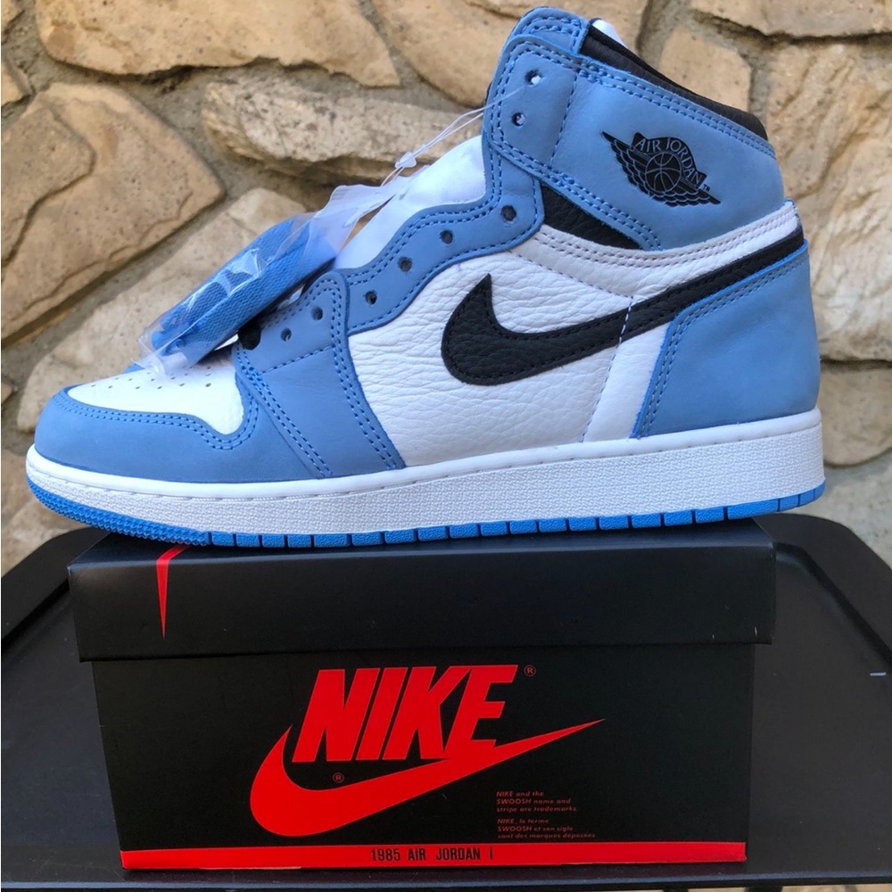 Air Jordan 1 High “University Blue” Size 6.5Y